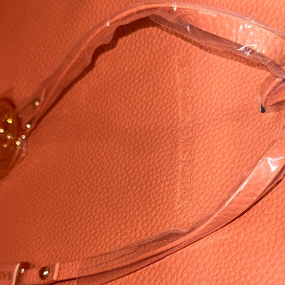 Badgley Mischka Coral Gold Decorative Chain Tote Bag MSRP $139 Vegan Leather NWT - Picture 16 of 16